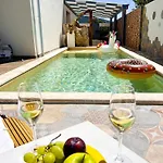 Agua Dorada Boutique Lula